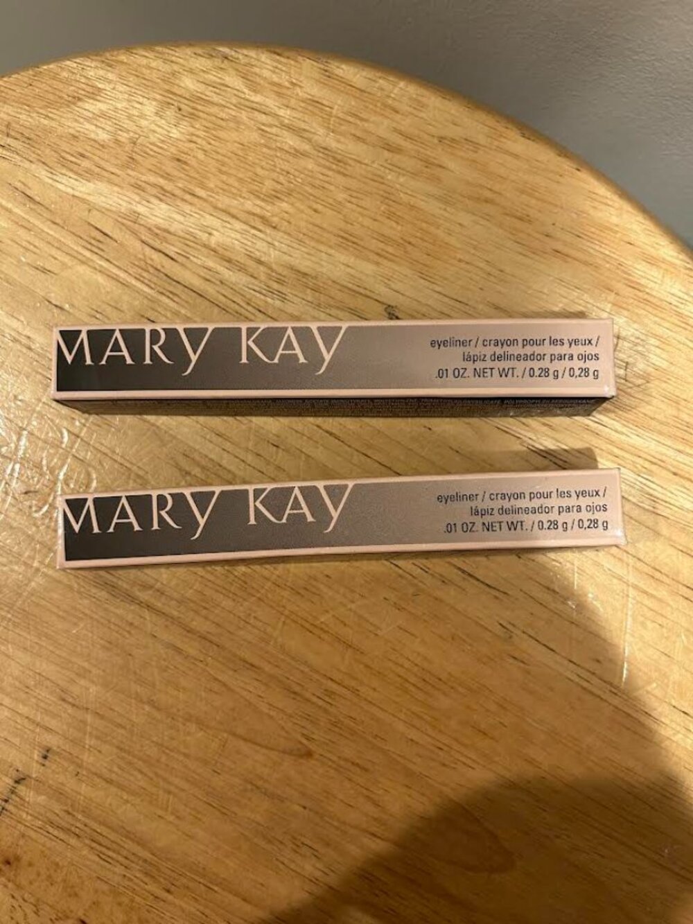 Mary Kay Retractable Eyeliner with Built-in Shaper - NIB - Black